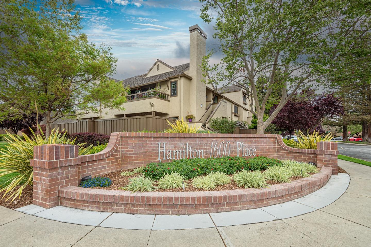 Hamilton Place condos and townhomes among redwood trees in San Jose 95125 near Campbell and Willow Glen