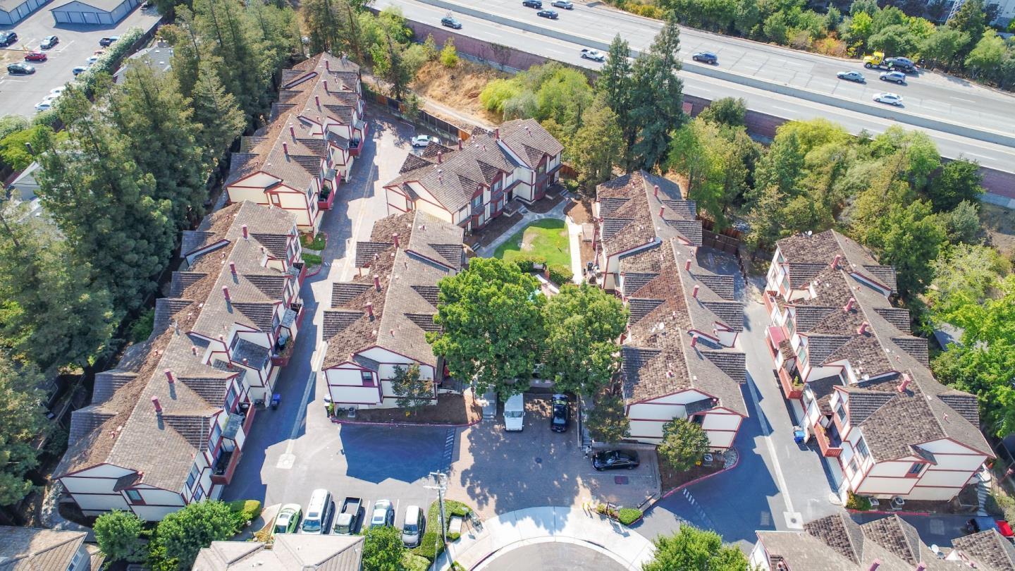Windsor townhomes on Duncanville Court in Campbell CA near The Pruneyard