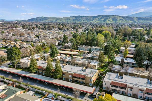 Tradewinds Condos in South San Jose – clubhouse and grounds